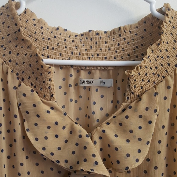 Brand new Old Navy blouse with polka dots - Picture 2 of 5